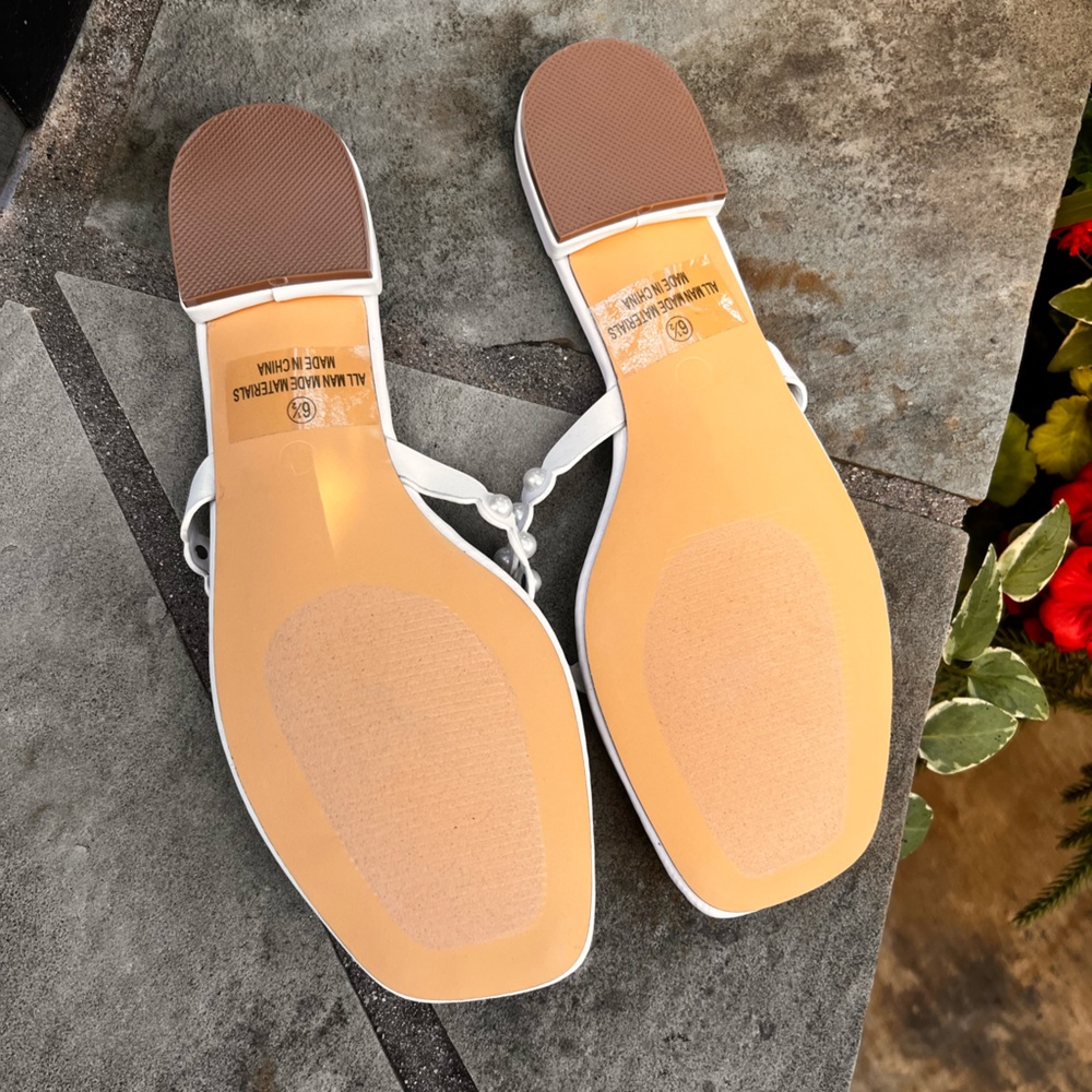 Lulus Saysa White Pearl Thong Sandals - Picture 2 of 4